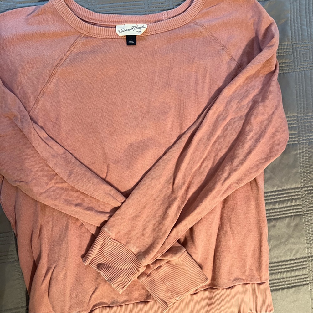 Universal Threads light peach sweatshirt.